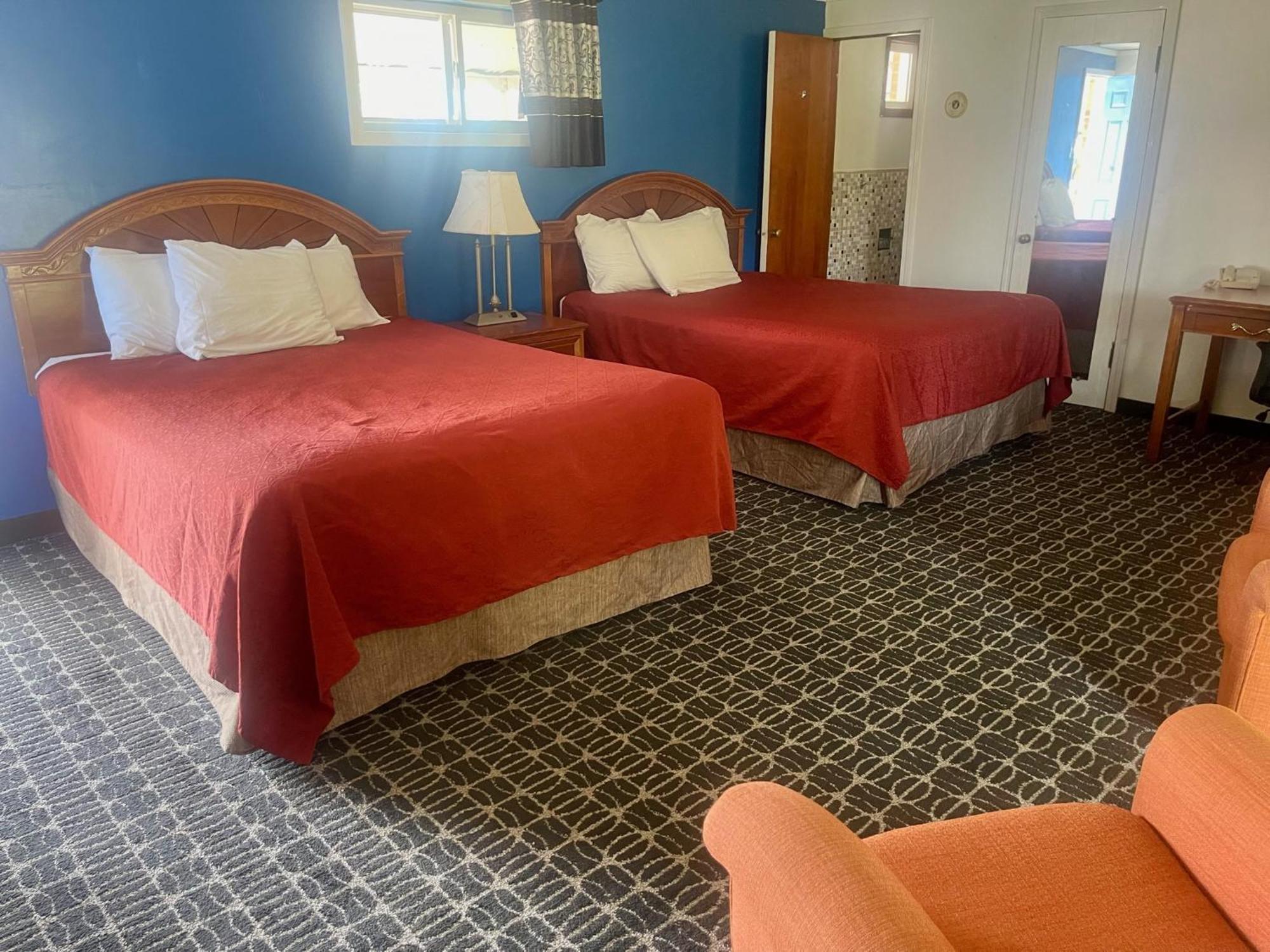 Rodeway Inn Flora エクステリア 写真
